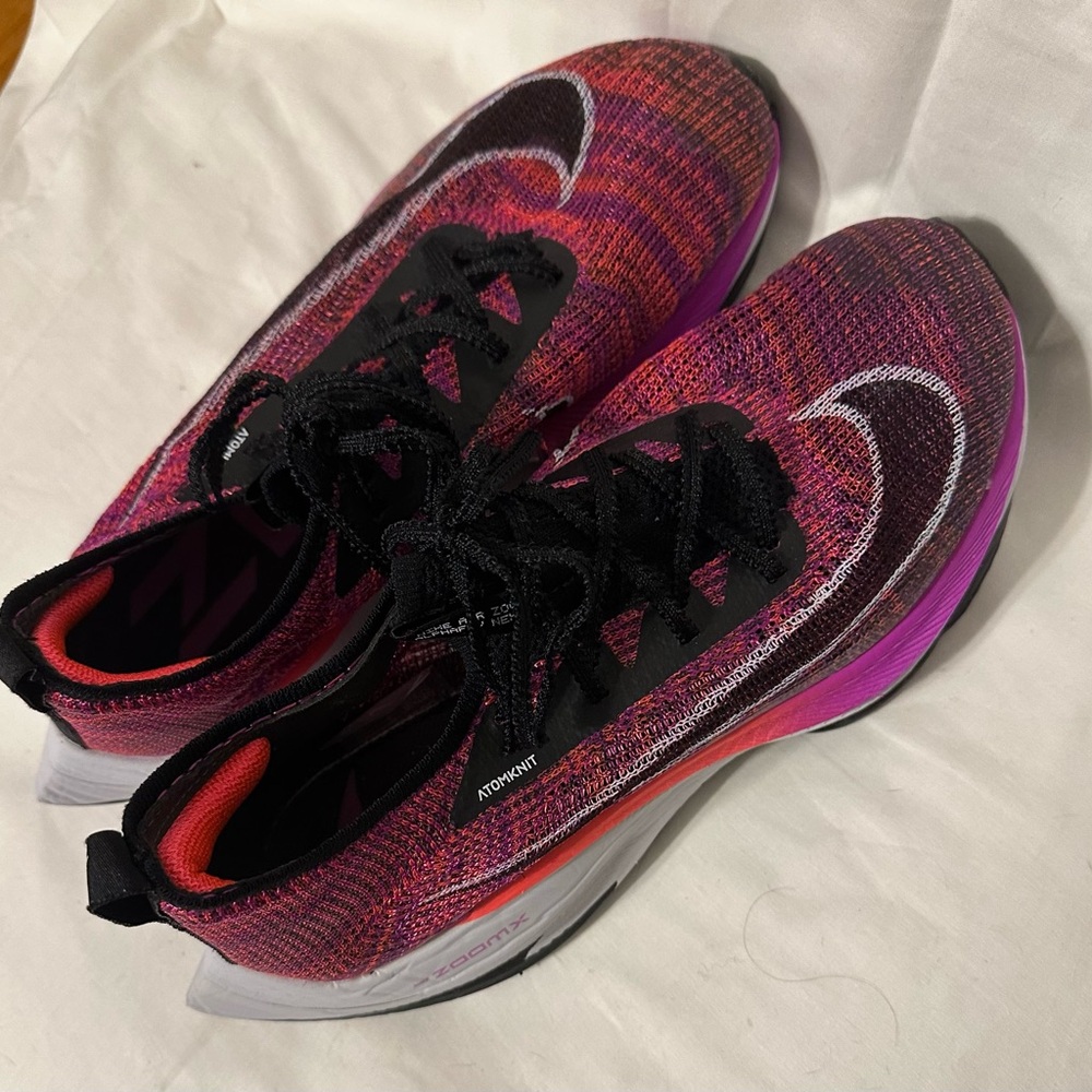 Nike Women's Pink and Purple Athletic Shoes